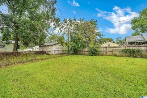 28 Jackson Avenue Sylacauga AL 35150