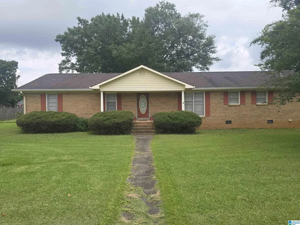 802 Sedgefield Lane Sylacauga AL 35150