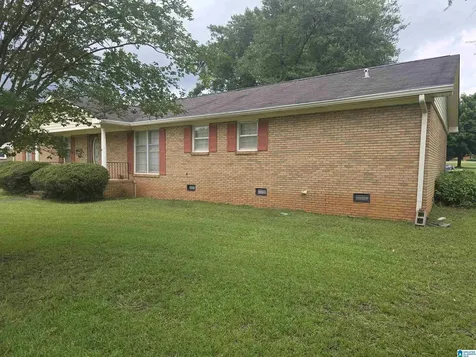 802 Sedgefield Lane Sylacauga AL 35150