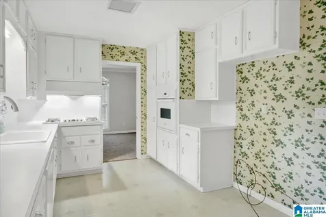 1224 Old Oak Circle Birmingham AL 35235