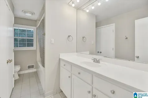 1224 Old Oak Circle Birmingham AL 35235
