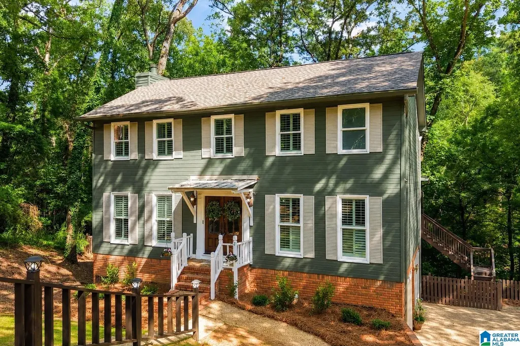812 Sweetgum Court Hoover AL 35244