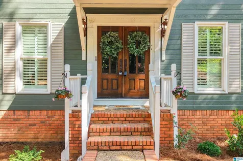 812 Sweetgum Court Hoover AL 35244