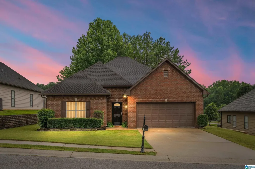 304 Bedford Circle Calera AL 35040