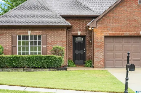 304 Bedford Circle Calera AL 35040