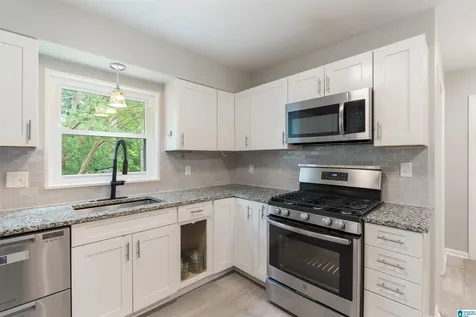 2101 Audubon Circle Hoover AL 35226