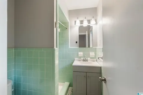 2101 Audubon Circle Hoover AL 35226