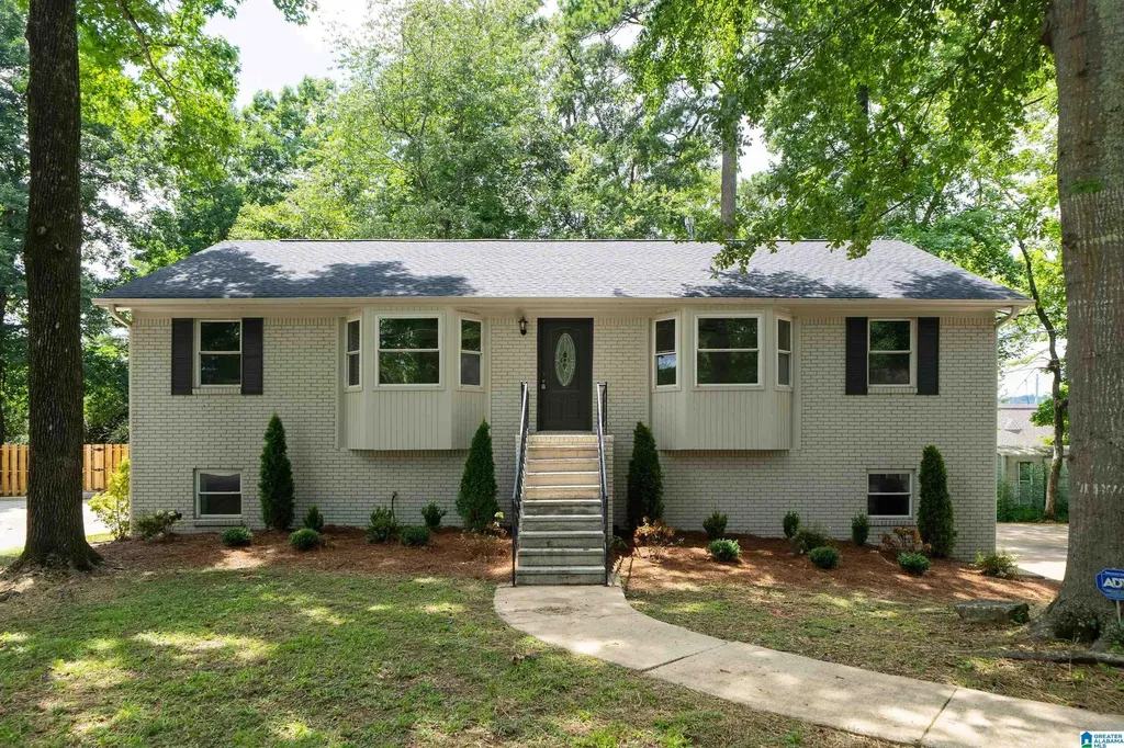 4038 Ida Lane Vestavia Hills AL 35243