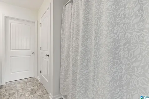 694 Johnnys Cove Leeds AL 35094