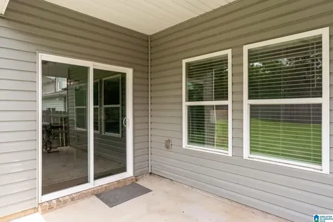 694 Johnnys Cove Leeds AL 35094