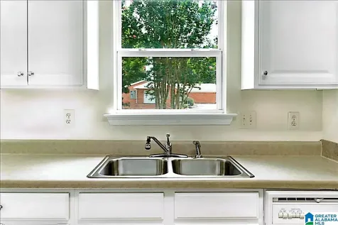 5051 Cantebury Court Center Point AL 35215