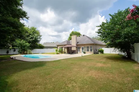 1753 Carlisle Circle Leeds AL 35094