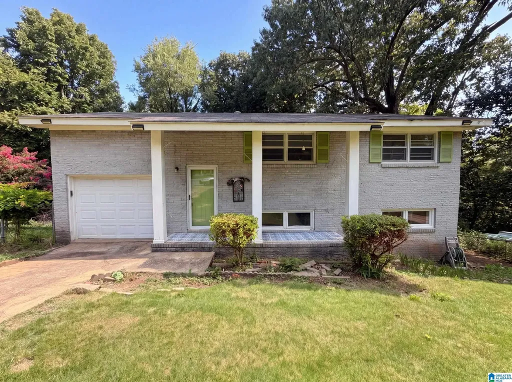 325 19th Court Circle NE Center Point AL 35215