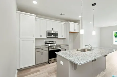 1019 Grand River Boulevard W Leeds AL 35094