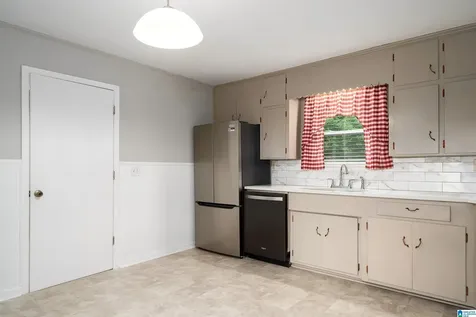 1125 Jackson Drive Bessemer AL 35023