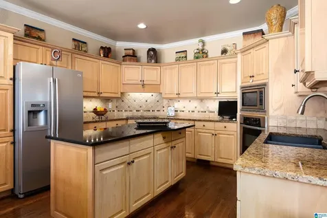 1291 Daventry Court Vestavia Hills AL 35243