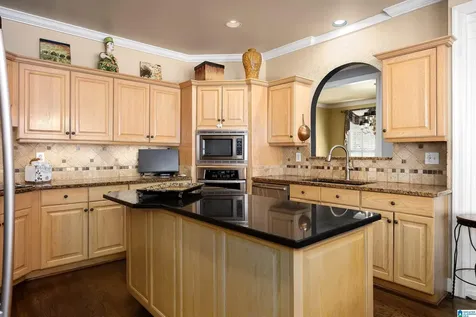 1291 Daventry Court Vestavia Hills AL 35243
