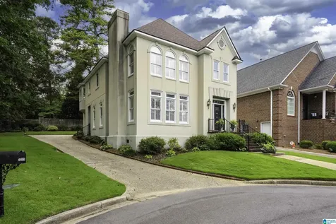 1291 Daventry Court Vestavia Hills AL 35243