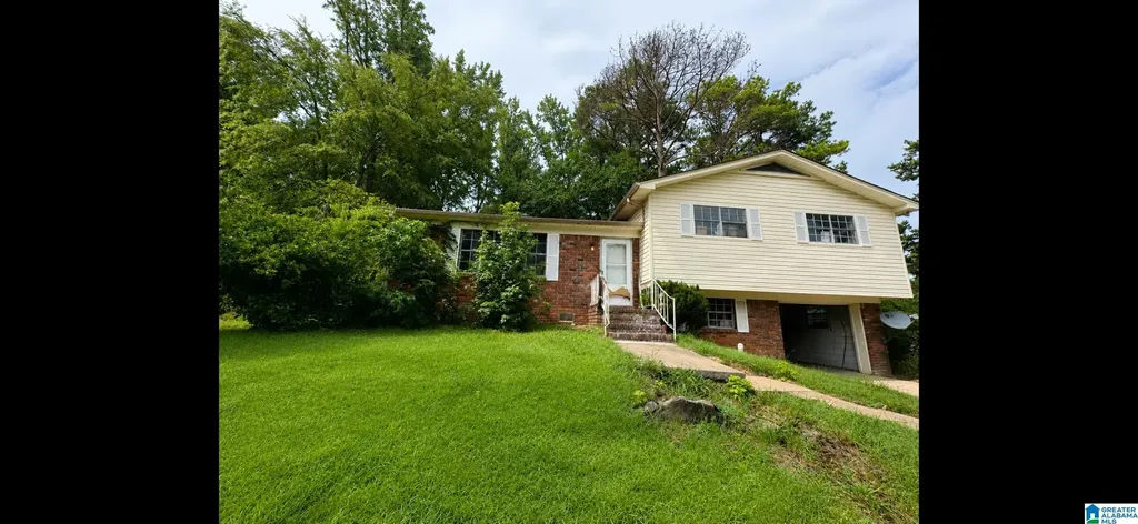 420 21st Avenue NE Center Point AL 35215