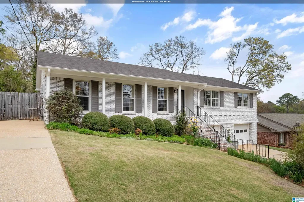 636 Bienville Lane Birmingham AL 35213