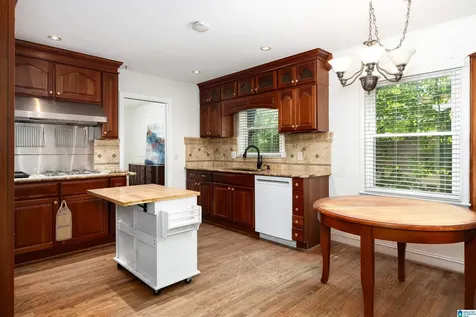 2604 Swiss Lane Vestavia Hills AL 35226