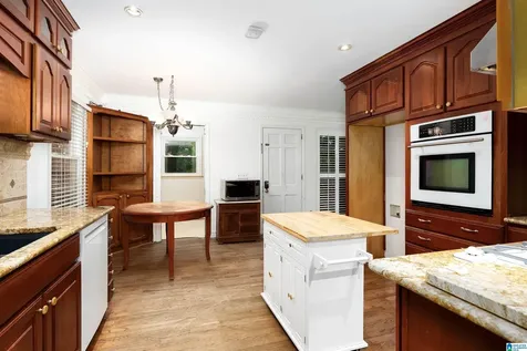 2604 Swiss Lane Vestavia Hills AL 35226