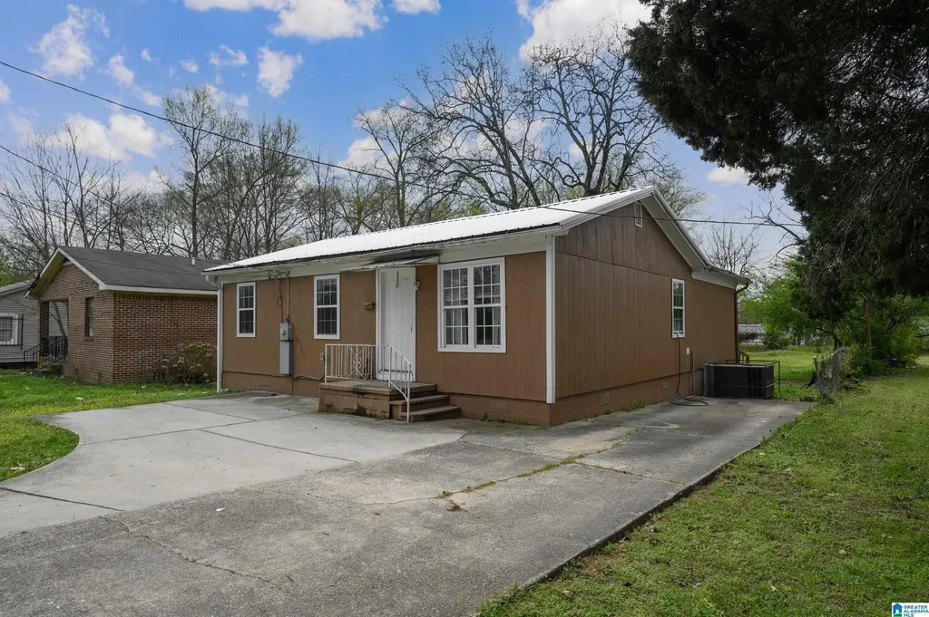 722 9th Street Bessemer AL 35020