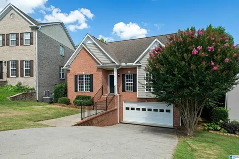 529 Willow Oaks Circle Vestavia Hills AL 35226