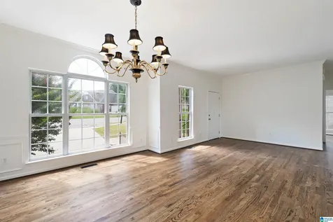 529 Willow Oaks Circle Vestavia Hills AL 35226