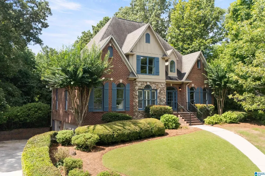 1133 Lake Colony Lane Vestavia Hills AL 35242