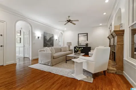 1133 Lake Colony Lane Vestavia Hills AL 35242
