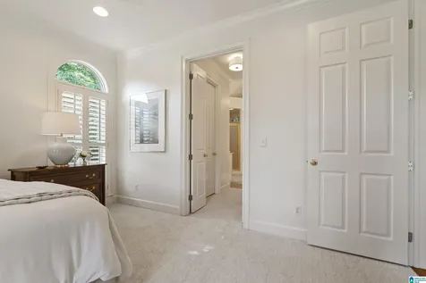 1133 Lake Colony Lane Vestavia Hills AL 35242