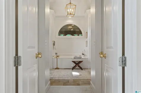 1133 Lake Colony Lane Vestavia Hills AL 35242