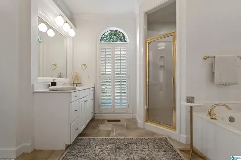 1133 Lake Colony Lane Vestavia Hills AL 35242