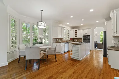 1133 Lake Colony Lane Vestavia Hills AL 35242