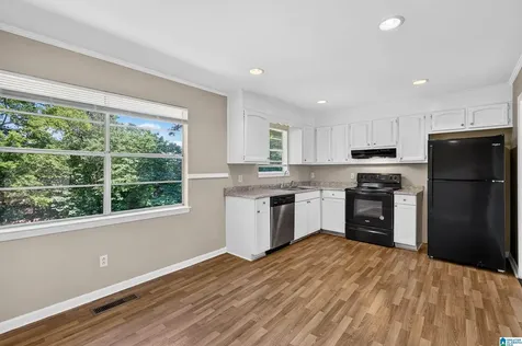 1035 Barclay Drive Bessemer AL 35022
