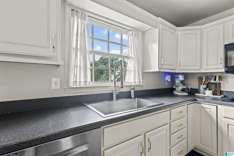 1121 Graylynn Drive Vestavia Hills AL 35216