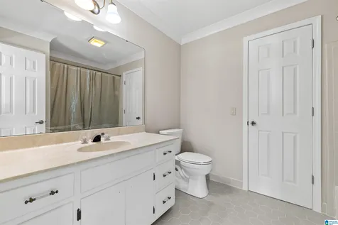 5040 S Shades Crest Road Bessemer AL 35022