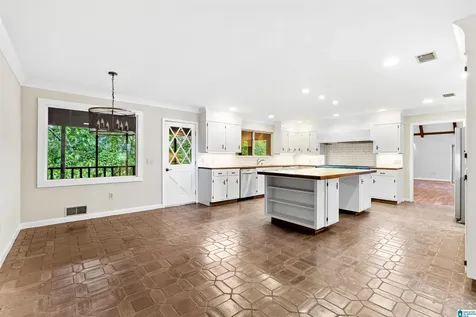 5040 S Shades Crest Road Bessemer AL 35022
