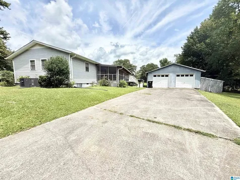 2040 Sandy Avenue SW Cullman AL 35055