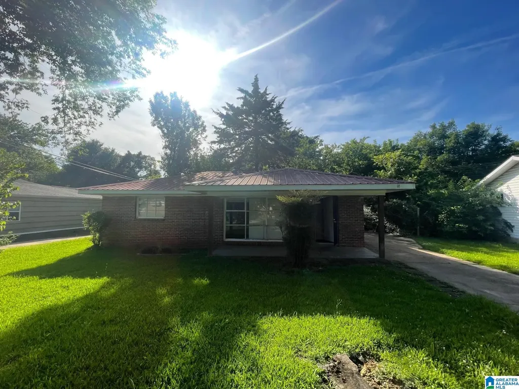 1716 Brizendine Drive Midfield AL 35228