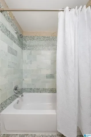428 Windsor Drive Homewood AL 35209