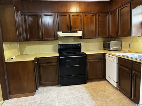2316 Hillview Road Bessemer AL 35022