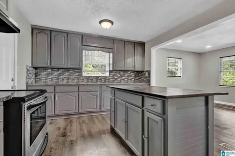 608 10th Terrace Pleasant Grove AL 35127