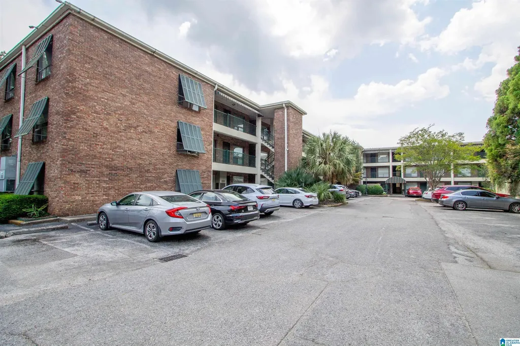 57 Hanover Circle Birmingham AL 35205