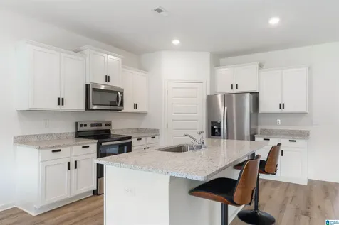 5155 Meadow Ridge Trail Bessemer AL 35022