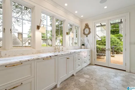 124 Windsor Drive Homewood AL 35209
