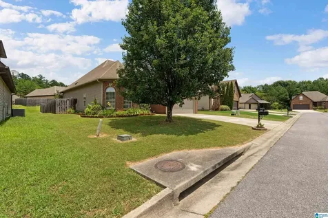 2016 Highview Way Calera AL 35040