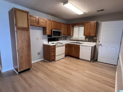 1820 Stonehenge Drive Center Point AL 35215