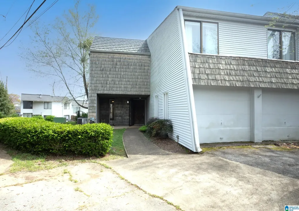 1 Berrywood Drive Vestavia Hills AL 35216